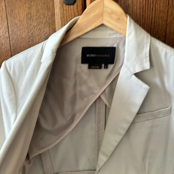 BCBGMaxazria blazer jacket size small - beige / vintage & great condition!
